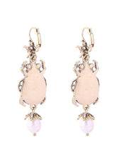 Load image into Gallery viewer, Bettle Juice Earrings With Pearl Star