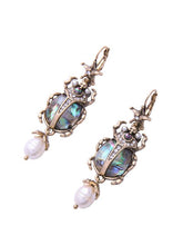 Load image into Gallery viewer, Bettle Juice Earrings With Pearl Star
