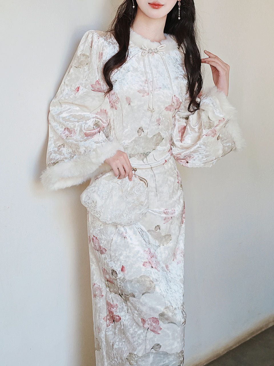 White Lotus Print Velvet Cuffs Rabbit Fur Lined Plush Cheongsam Dress Jolly Vintage White Lotus Print Velvet Cuffs Rabbit Fur Lined Plush Cheongsam Dress Jolly Vintage
