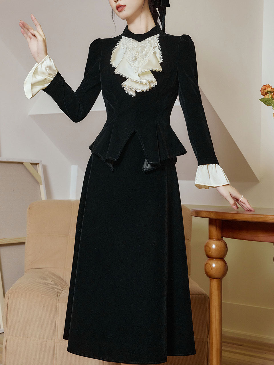 2PS White Lace Jabot Collar Top and Swing Skirt Vintage Black