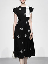 Load image into Gallery viewer, Black Bow Collar Embroidered Rose 1950S Vintage Dress
