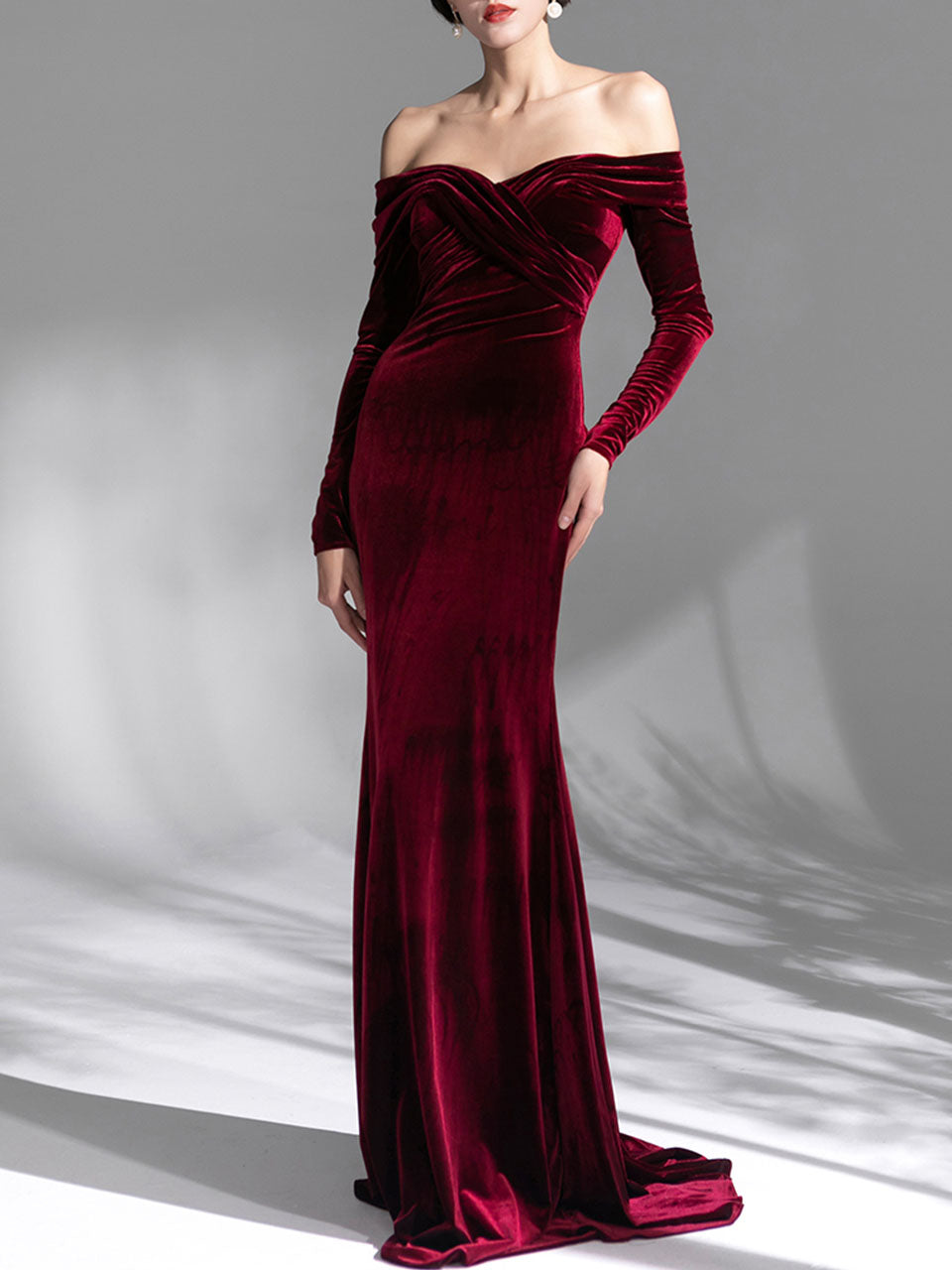Burgundy Pleated Velvet One-shoulder Retro Fishtail Dress, Burgundy / 2XL Burgundy Pleated Velvet One-shoulder Retro Fishtail Dress, Burgundy / 2XL