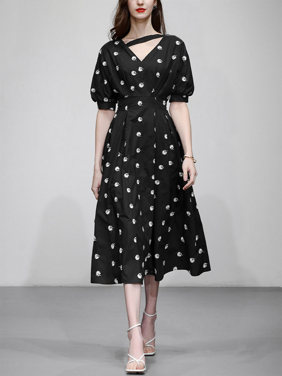 Black V Neck Balloon Sleeve Embroidered 1950S Vintage Dress, Black / XS Black V Neck Balloon Sleeve Embroidered 1950S Vintage Dress, Black / XS
