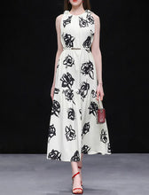 Load image into Gallery viewer, White Floral Print Sleeveless Vintage Style Maxi Dress