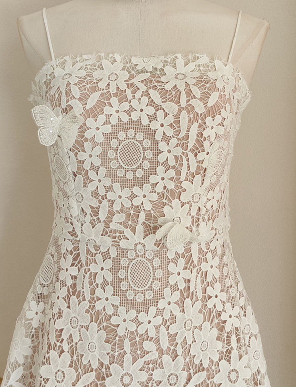 White Flower Lace Tube Swing Party Dress Jolly Vintage White Flower Lace Tube Swing Party Dress Jolly Vintage