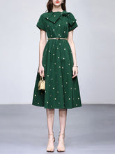 Load image into Gallery viewer, Dark Green Bow Collar Embroidered Flower 1950S Vintage Dress