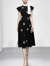Load image into Gallery viewer, Black Bow Collar Embroidered Rose 1950S Vintage Dress