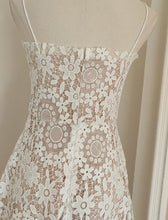 Load image into Gallery viewer, White Flower Lace Tube Swing Party Dress