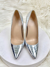 Load image into Gallery viewer, 8CM High Heel Pointed Toe Metallic Silver Leather Shoes