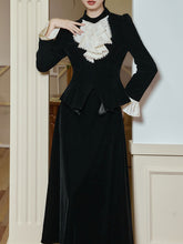 Load image into Gallery viewer, 2PS White Lace Jabot Collar Top and Swing Skirt Vintage Black Dress 1950s Suits