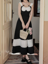 Load image into Gallery viewer, Black and White Pleated Vintage Elegant Swing Dress