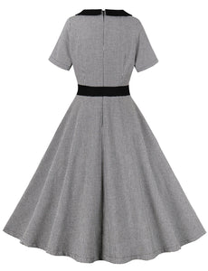 1950s Black Square Collar Plaid Short Sleeve Vintage Swing Dress With Button