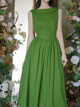 Load image into Gallery viewer, Forest Green Classic 1950s Vintage Dress with Peter Pan Collar