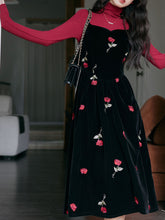 Load image into Gallery viewer, 2PS Red Top And Black Strap Rose Embroidered Velvet 1950S Dress Set