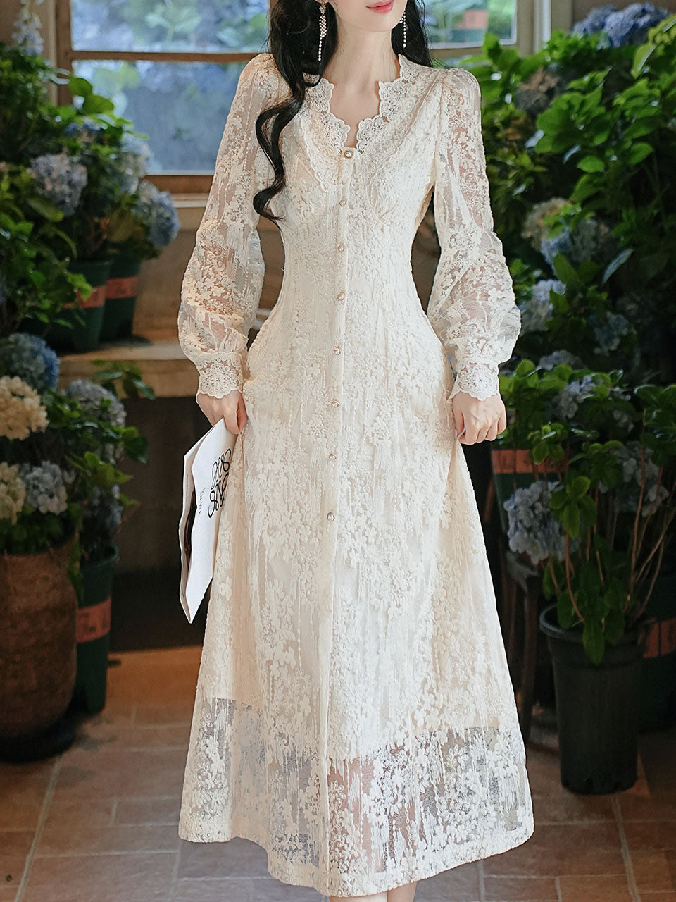White V-Neck Long Sleeve Lace Vintage Wedding Dress