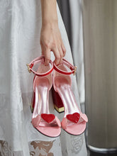 Load image into Gallery viewer, Luxury Pink Heart Shaped Strappy Chunky Heel Vintage Sandals