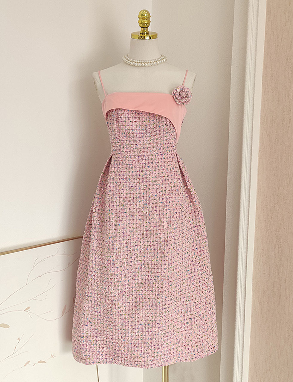 Pink Camellia Flower Spaghetti Strap Tweed Party Dress Jolly Vintage Pink Camellia Flower Spaghetti Strap Tweed Party Dress Jolly Vintage