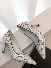 Load image into Gallery viewer, Wine Red Graffiti Print Stiletto Heel Vinatge Shoes