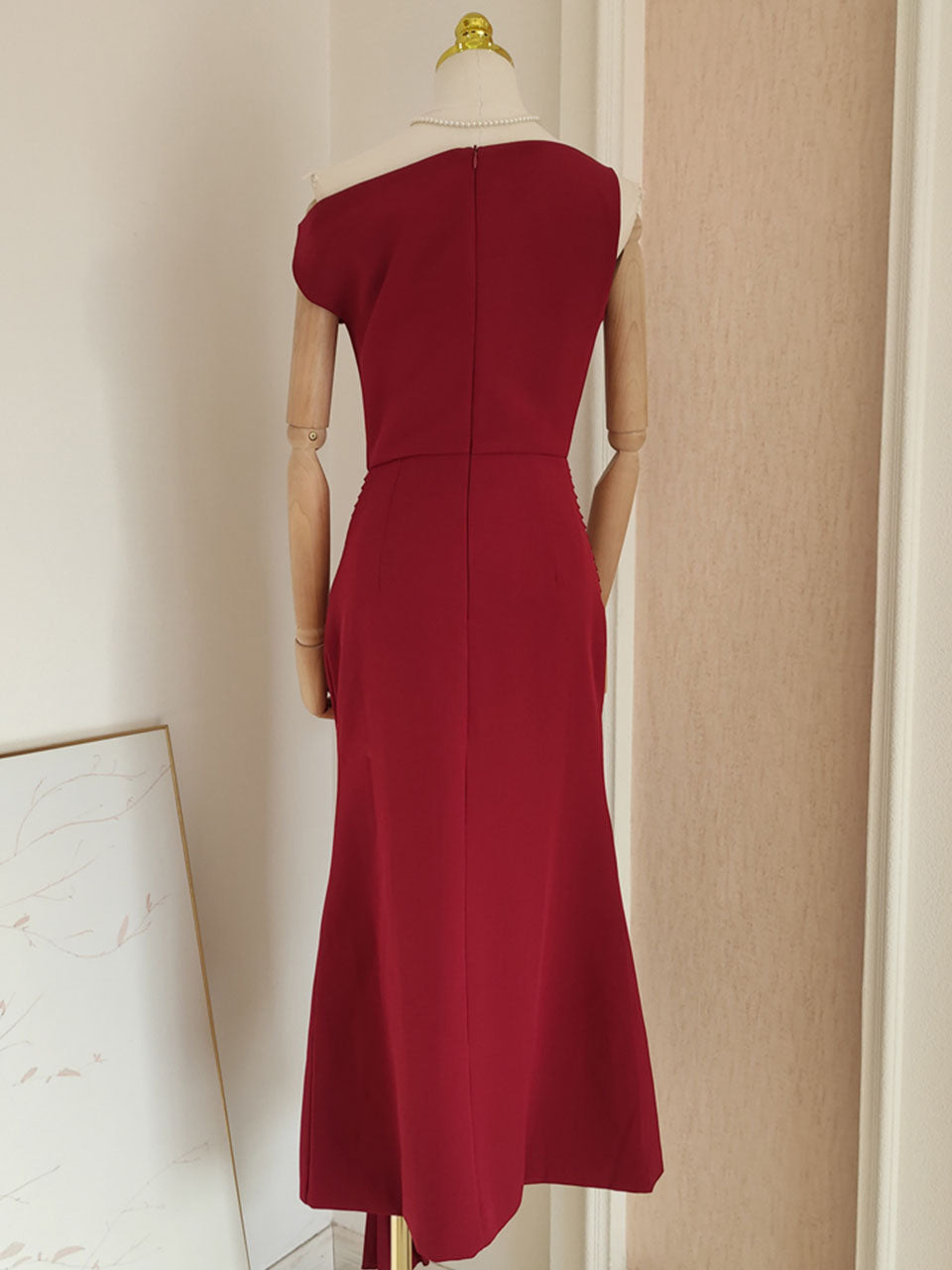 Burgundy Pleated Off-shoulder Maxi Dress Jolly Vintage Burgundy Pleated Off-shoulder Maxi Dress Jolly Vintage