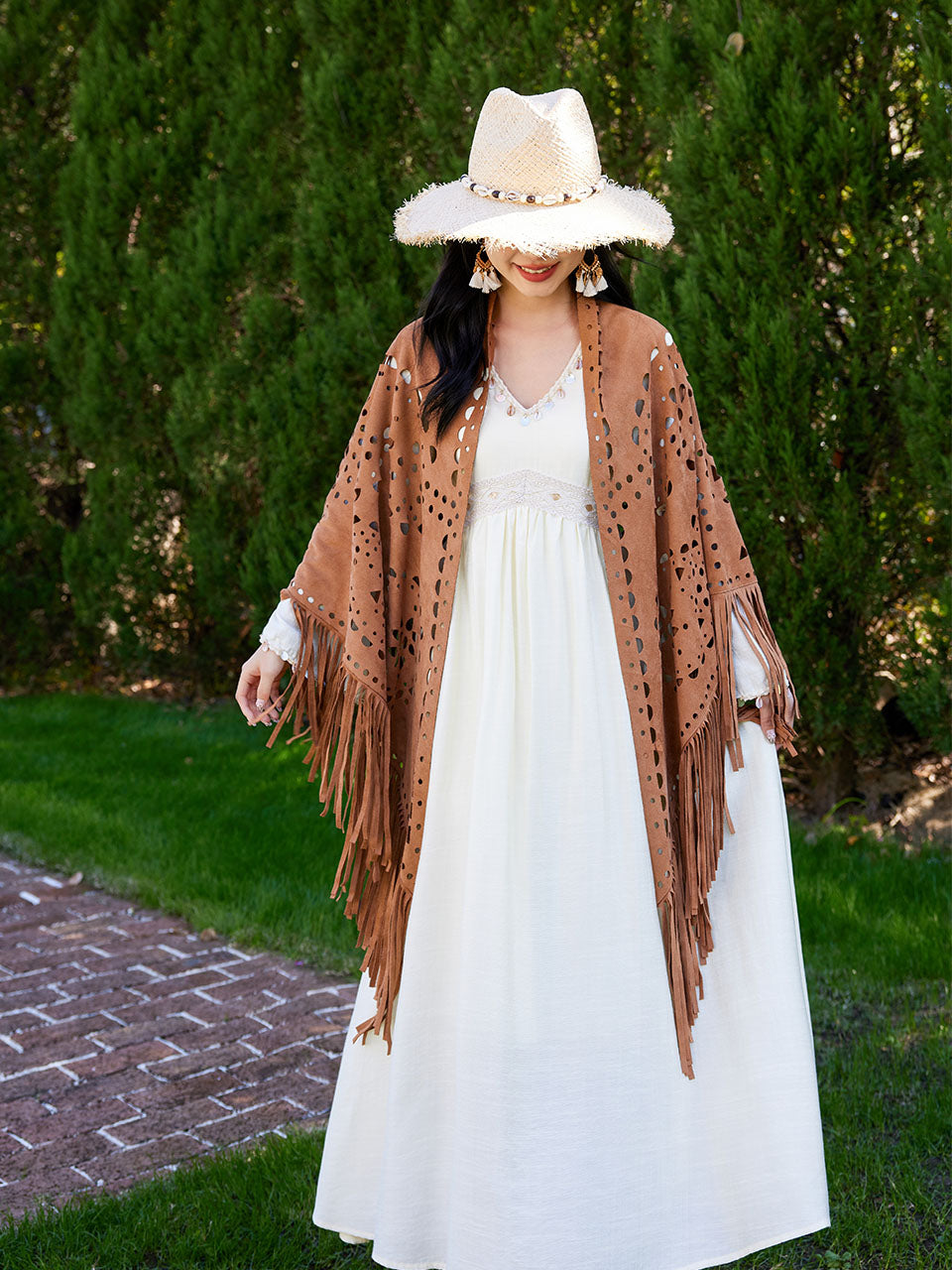 Bohemian Hollowed-out Tassel Scarf Shawl with A White V-neck Shell Boh – Jolly Vintage