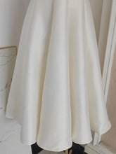Load image into Gallery viewer, Rose Satin Sleeveless Classic 1950S Vintage Sweet Party Dress