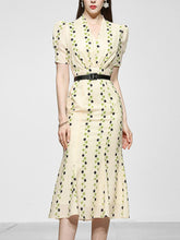 Load image into Gallery viewer, Apricot V Neck Retro Puff Sleeve Waist Slim Print 1940S Fishtail Dress
