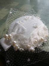 Load image into Gallery viewer, White Pearl Bow Tulle Vintage Lace 1950S Hat