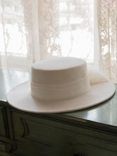 Load image into Gallery viewer, White Big Veil  Wedding Hat With Wool Vintage Boater Hat