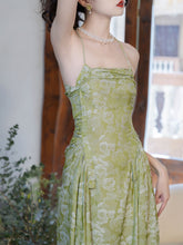 Load image into Gallery viewer, Green Rose Floral Spaghetti Strap 1950S Vintage Dress