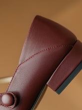 Load image into Gallery viewer, Women&#39;s Flat Heel Pointed Toe Hollow Belt Leather Vintage Shoes