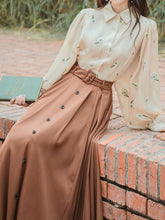 Load image into Gallery viewer, 2PS 1950S White Flower Embroidered Long Sleeve Shirt And Brown Swing Skirt Suit