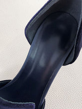Load image into Gallery viewer, Big Bow Velvet Cylindrical Heel Pointed Toe Vinatge Shoes