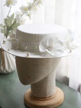 Load image into Gallery viewer, Three Dimensional Flower Pearl Retro Wedding Hat Boater Hat