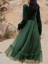 Load image into Gallery viewer, Emeral Green Semi Sheer Long Sleeve 1950S Velvet Vintage Dress