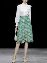 Load image into Gallery viewer, 2PS White Lace Top And Green Lace Skirt Dress Suit