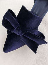 Load image into Gallery viewer, Big Bow Velvet Cylindrical Heel Pointed Toe Vinatge Shoes