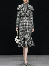 Load image into Gallery viewer, Black And White Ruffles Houndstooth Tweed 1940S Coat