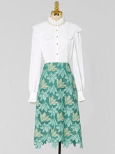 Load image into Gallery viewer, 2PS White Lace Top And Green Lace Skirt Dress Suit
