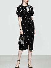 Load image into Gallery viewer, Black Embroiderd Flowers Puff Sleeve 1940S Split Vintage Dress