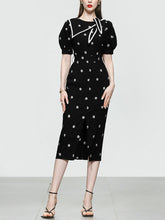 Load image into Gallery viewer, Black Embroiderd Flowers Puff Sleeve 1940S Split Vintage Dress