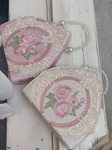 1950S Embroidered Rose Vintage Pearl Handbag Satin Banquet Bag