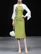 Load image into Gallery viewer, Green Square Collar Cape Sleeve Flower 1940S Vintage Dress