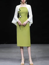 Load image into Gallery viewer, Green Square Collar Cape Sleeve Flower 1940S Vintage Dress