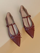Load image into Gallery viewer, Women&#39;s Flat Heel Pointed Toe Hollow Belt Leather Vintage Shoes