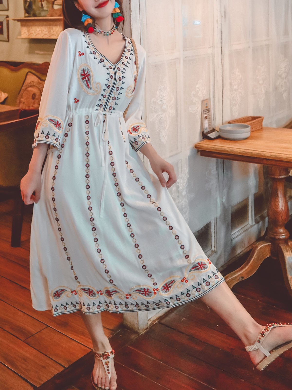 Women's Bohemian Floral Embroidered V Neck 3/4 Flared Sleeves Boho Dress, Red / M Women's Bohemian Floral Embroidered V Neck 3/4 Flared Sleeves Boho Dress, Red / M