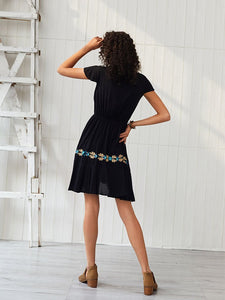 Women's Boho Dress Deep V Neck Embroidered Short Sleeve Midi Length Dress
