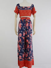 Load image into Gallery viewer, 2 Pieces Boho Outfits Cropped Floral Printed Beach Wear For Women